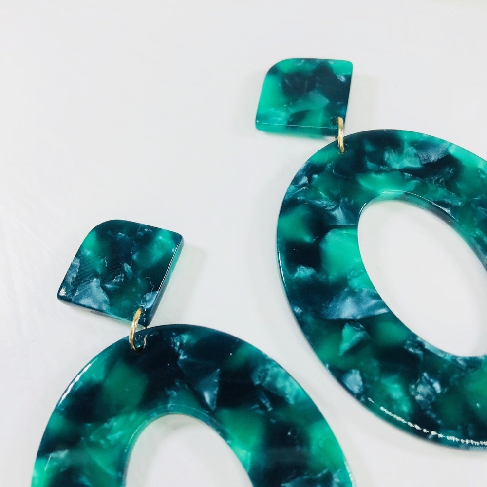 🆑 Emerald Green Oval Drops - Picture 3 of 4